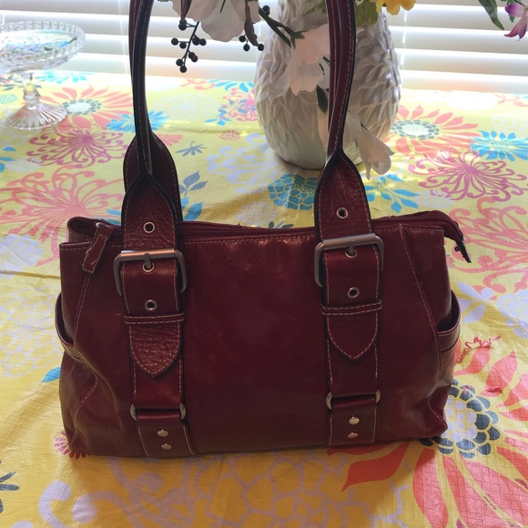 CUTE AND CLASSY RED HANDBAG - Picture 3 of 7